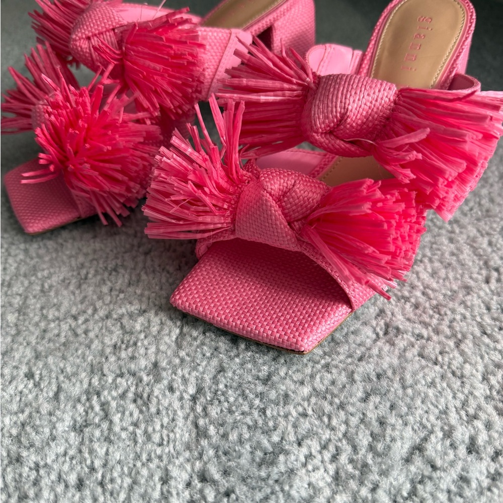 Gianni Bini Maguire raffia knotted fringe slide sandals.